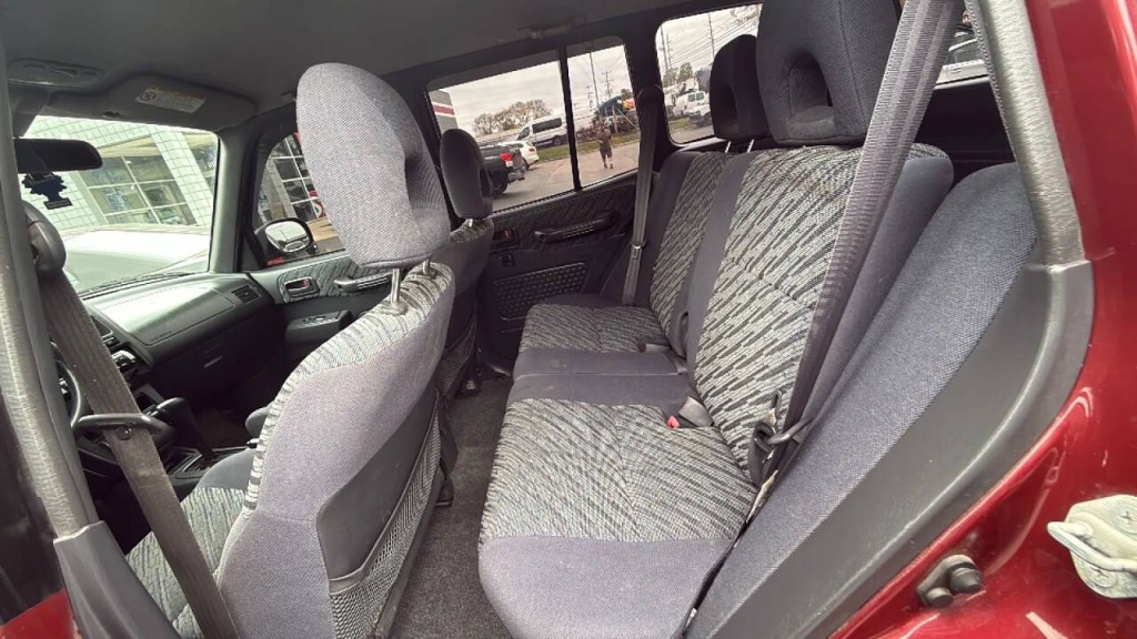 2000 Toyota Rav4 Image 12