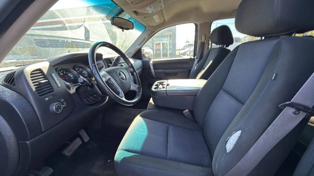 2011 GMC Sierra 1500 Image 10
