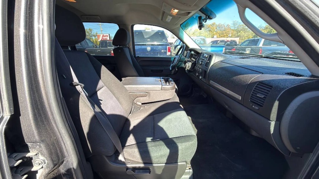 2011 GMC Sierra 1500 Image 17