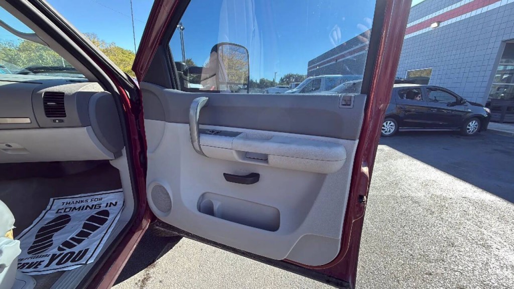 2007 GMC Sierra 1500 Image 16