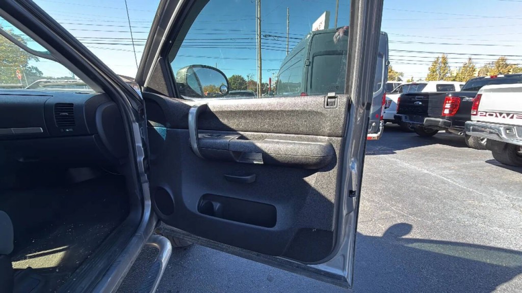 2007 GMC Sierra 1500 Image 16
