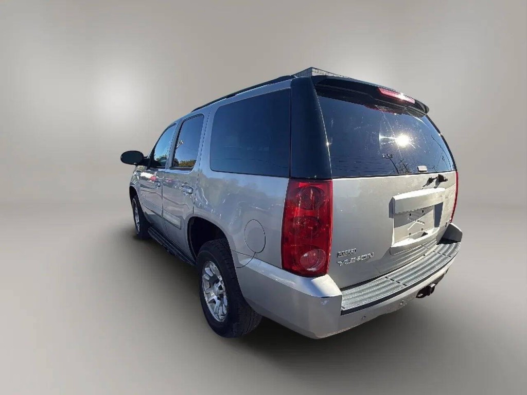 2007 GMC Yukon Image 3