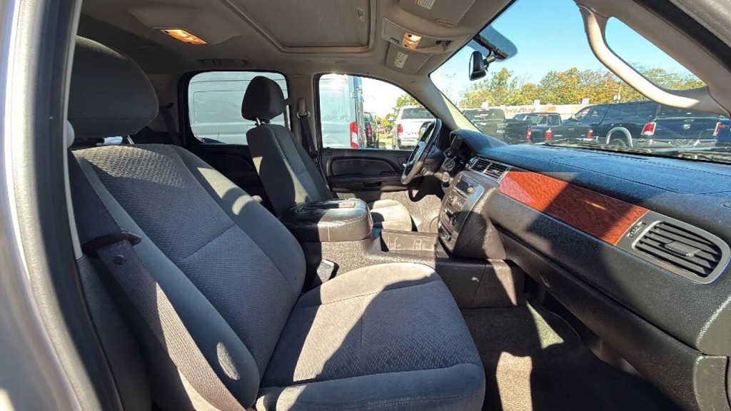 2007 GMC Yukon Image 16