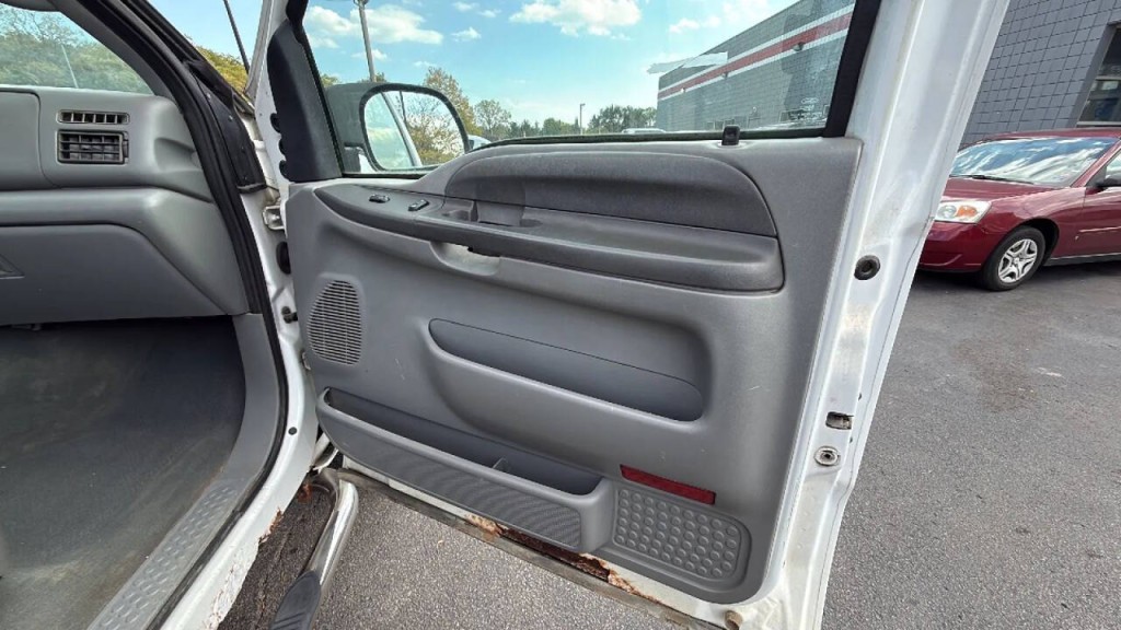 2003 Ford F-250 Image 12