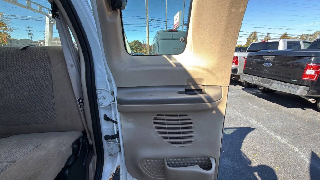 2003 Ford F-250 Image 11