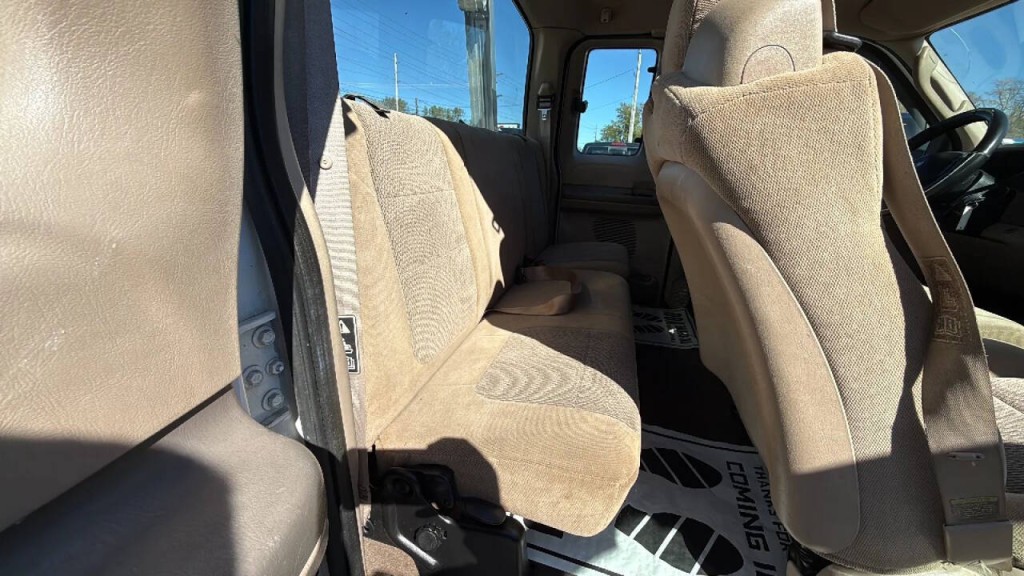2003 Ford F-250 Image 16
