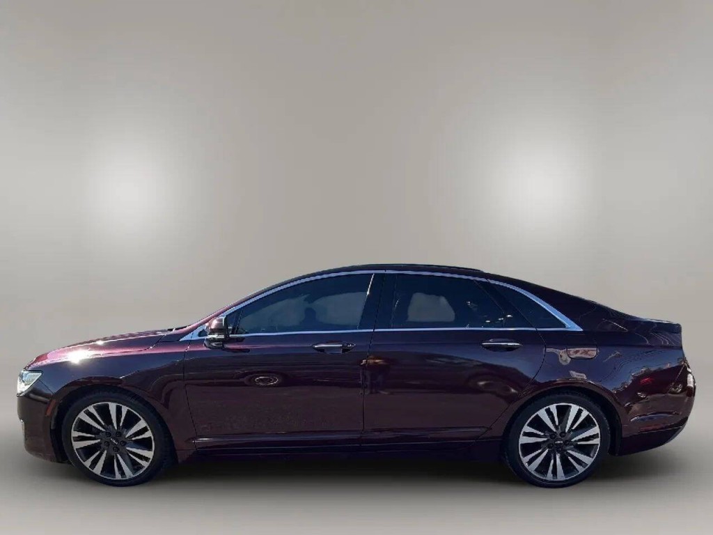 2017 Lincoln MKZ Image 2