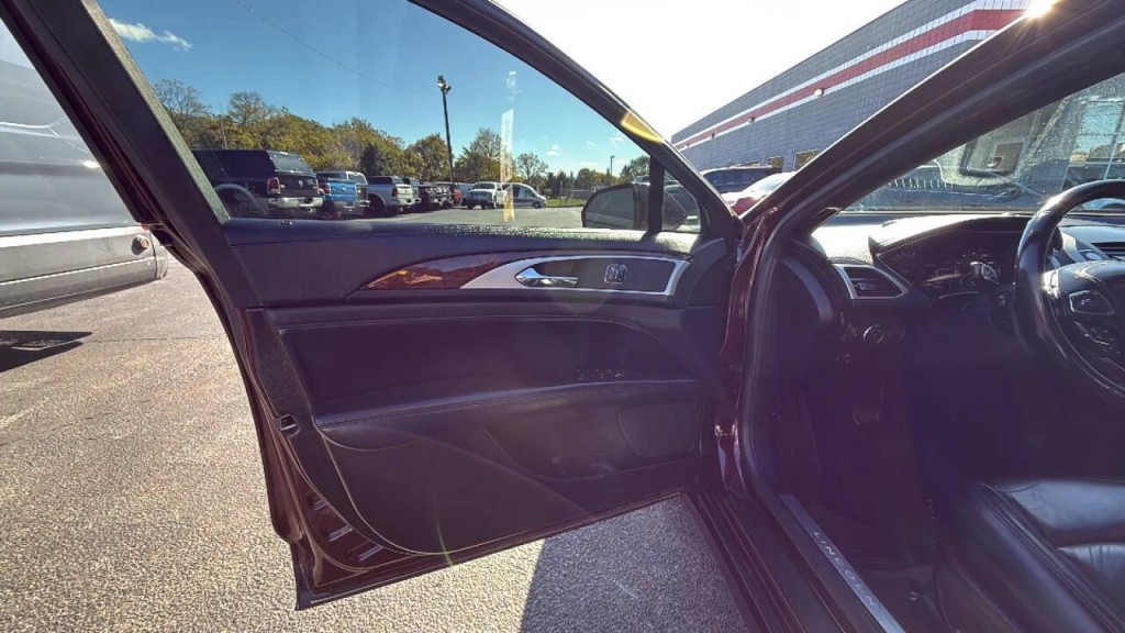 2017 Lincoln MKZ Image 9