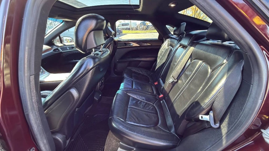 2017 Lincoln MKZ Image 12