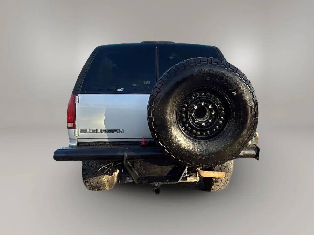 1997 GMC Suburban Image 4