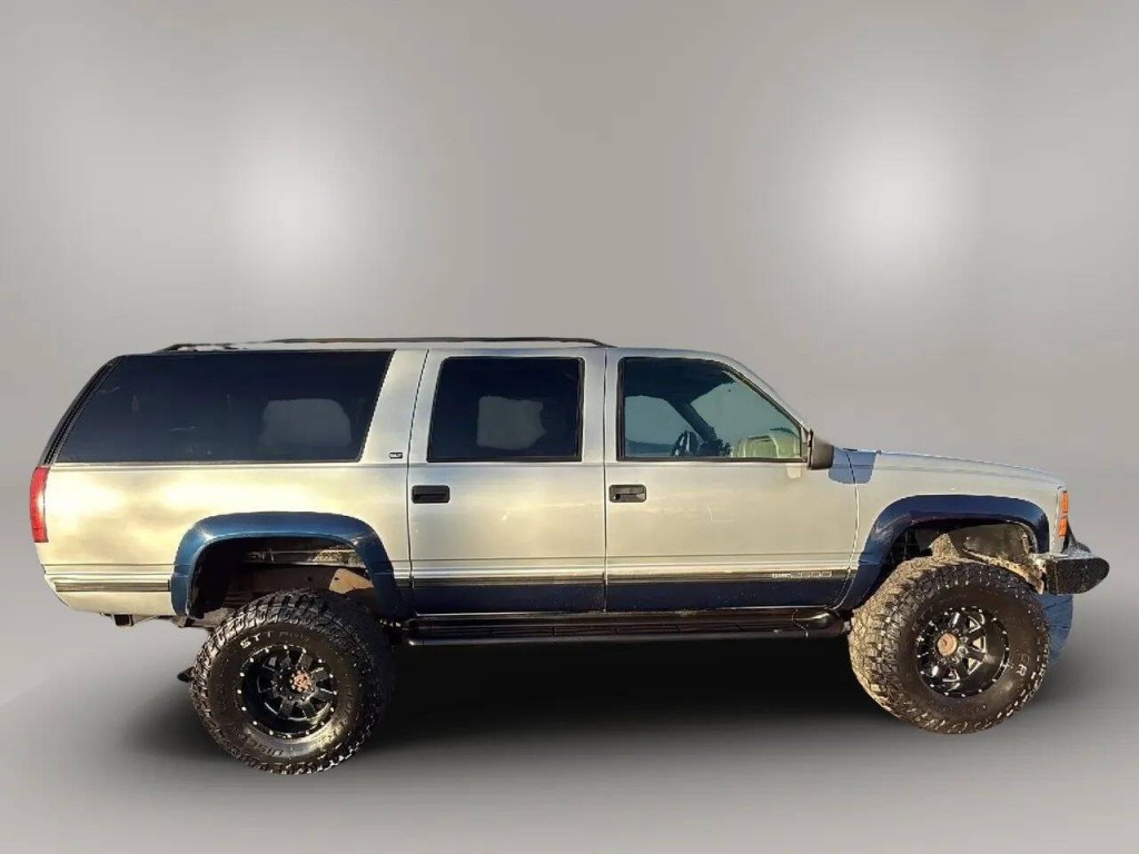 1997 GMC Suburban Image 6