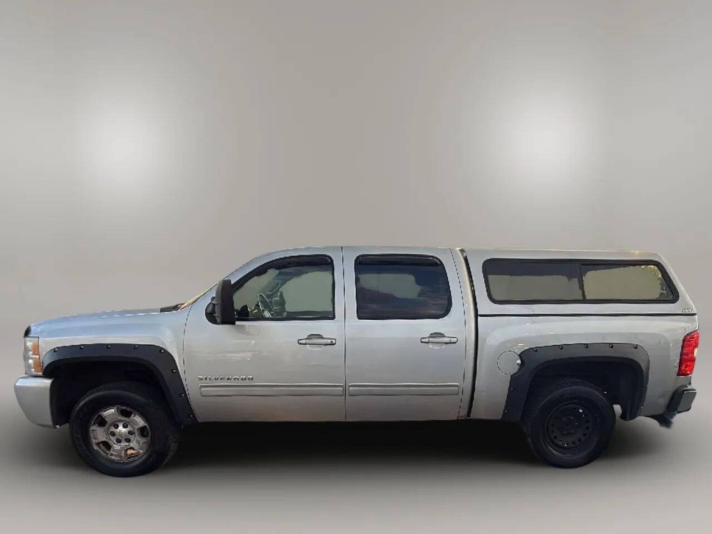 2011 Chevrolet Silverado 1500 Image 2