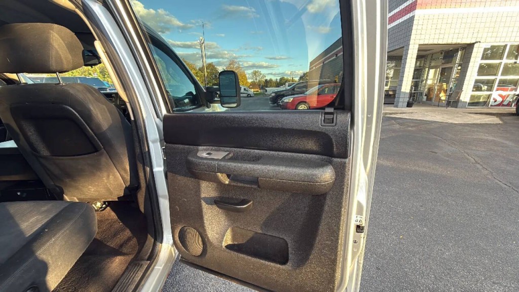 2011 Chevrolet Silverado 1500 Image 13