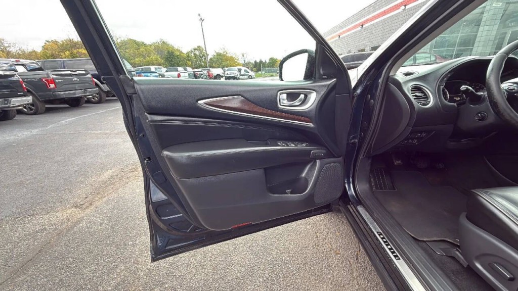 2015 INFINITI QX60 Image 9