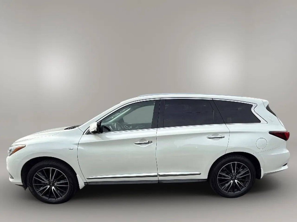 2017 INFINITI QX60 Image 2