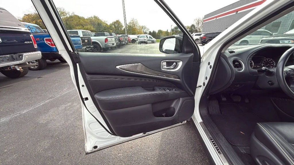 2017 INFINITI QX60 Image 9