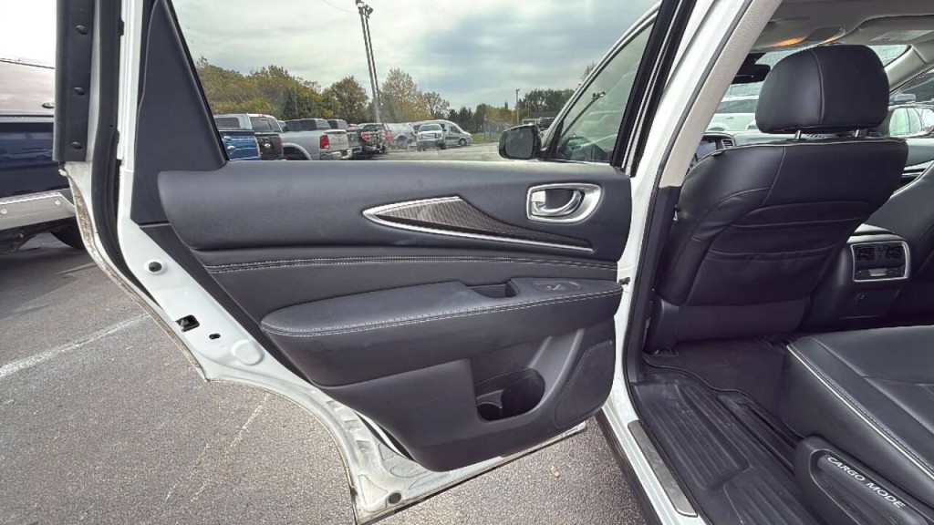 2017 INFINITI QX60 Image 11
