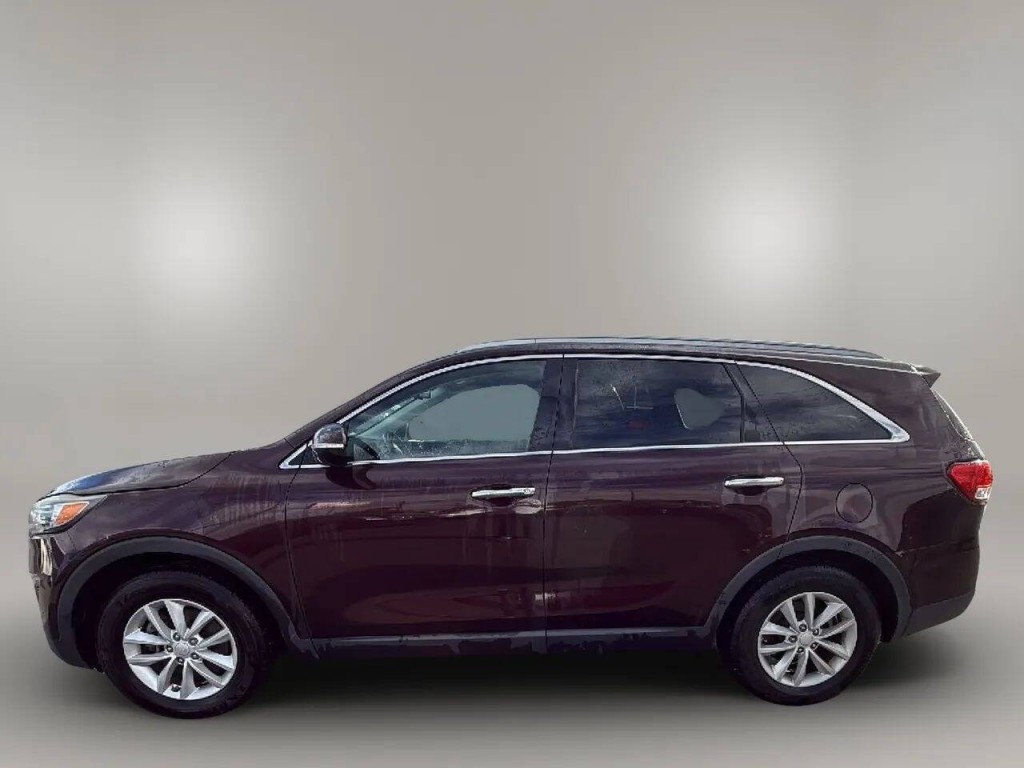 2016 Kia Sorento Image 2