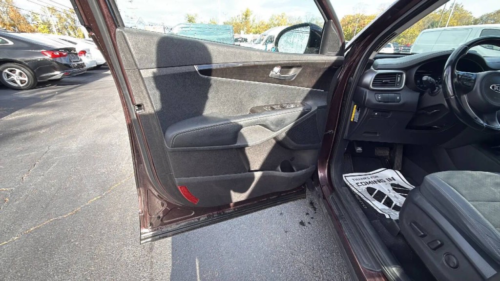 2016 Kia Sorento Image 9