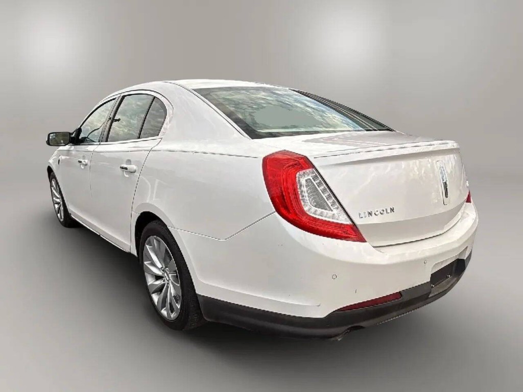 2013 Lincoln MKS Image 3