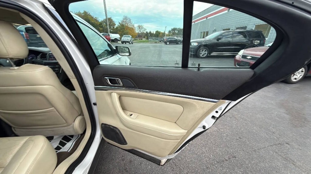 2013 Lincoln MKS Image 13