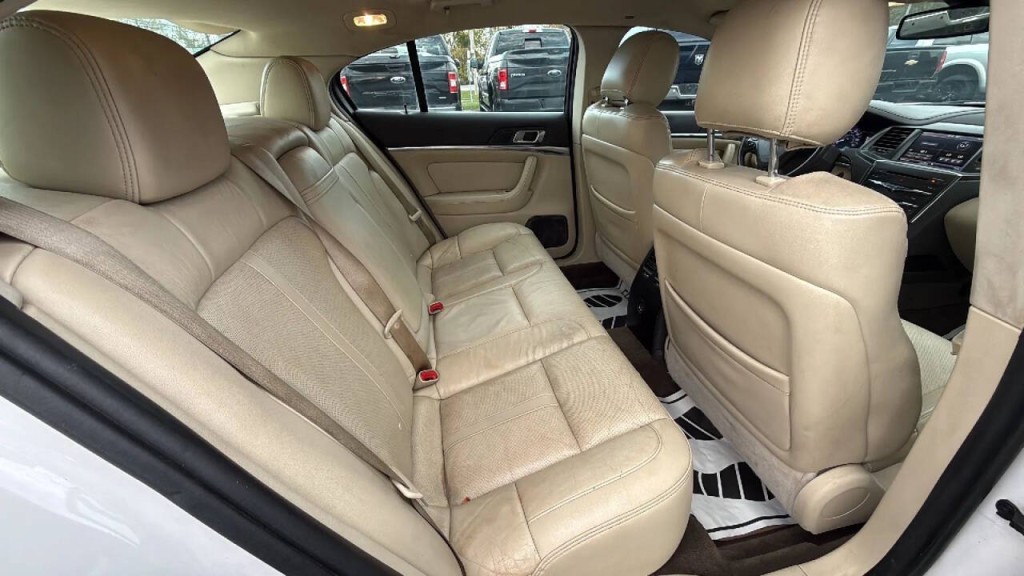 2013 Lincoln MKS Image 14