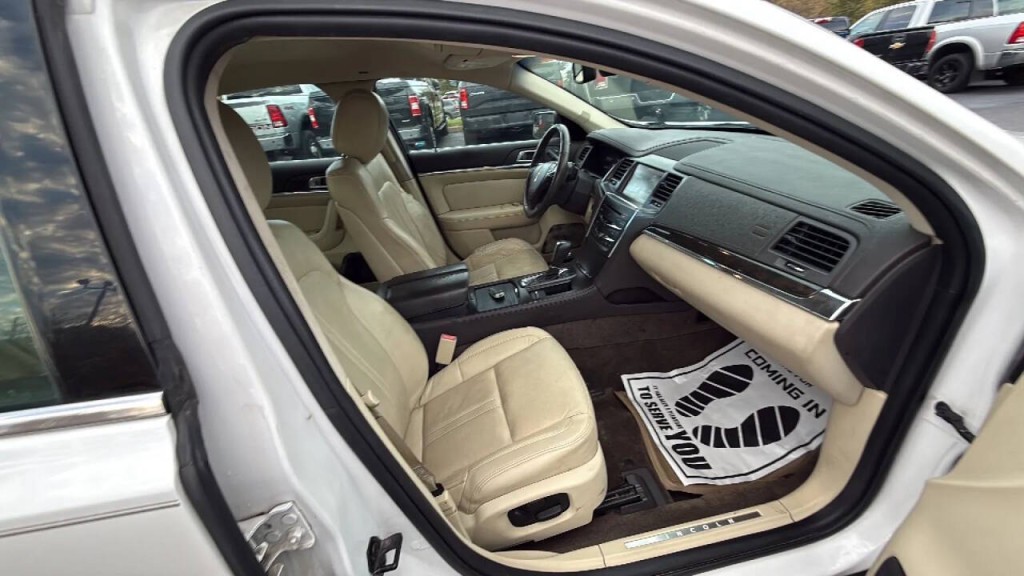 2013 Lincoln MKS Image 16