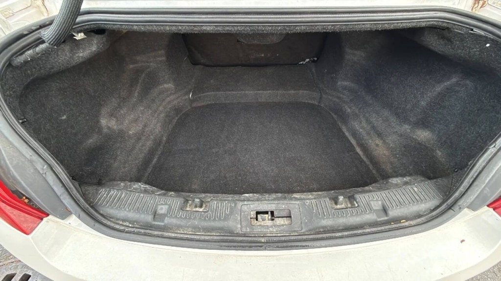 2013 Lincoln MKS Image 17