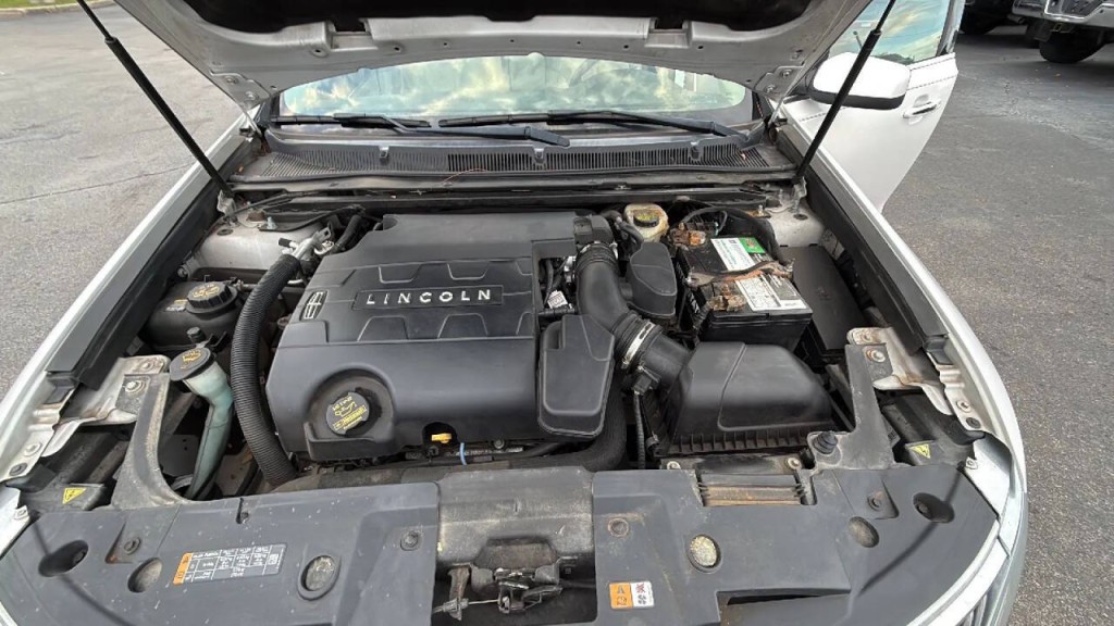 2013 Lincoln MKS Image 18