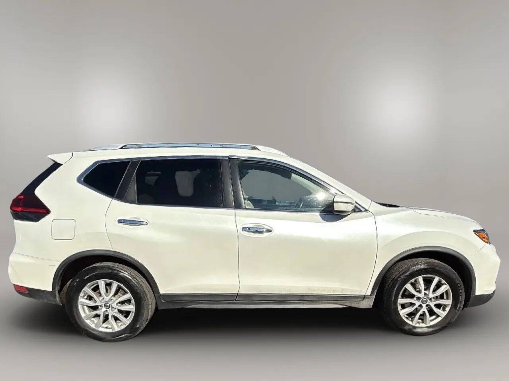 2018 Nissan Rogue Image 6
