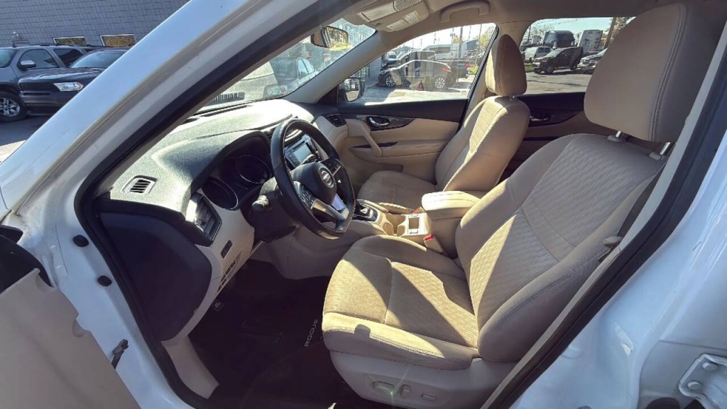 2018 Nissan Rogue Image 17