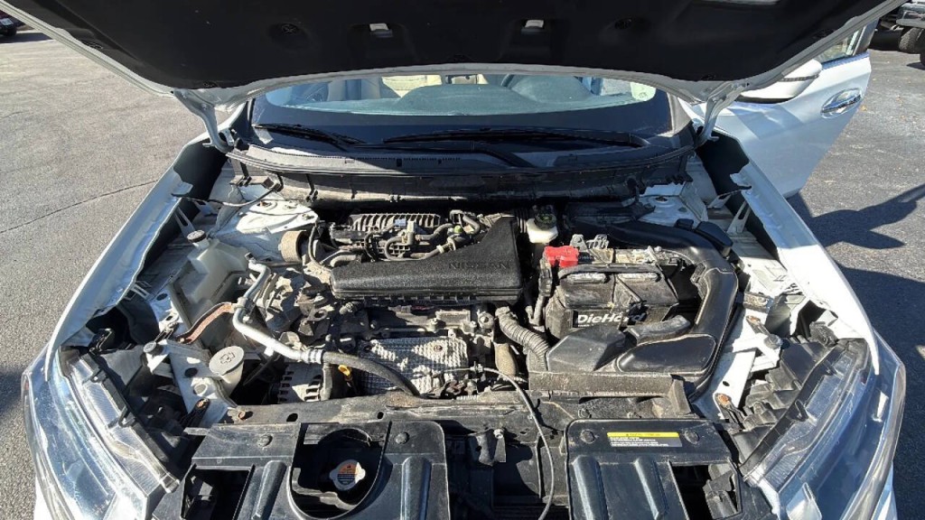 2018 Nissan Rogue Image 18