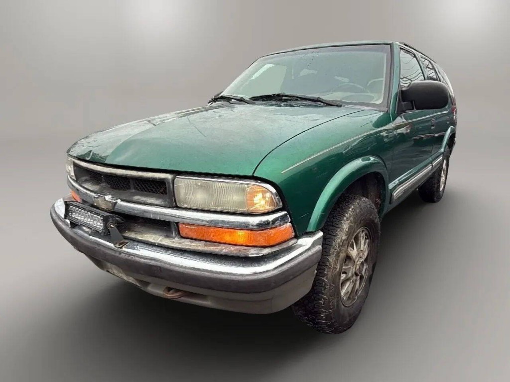 2000 Chevrolet Blazer Image 1