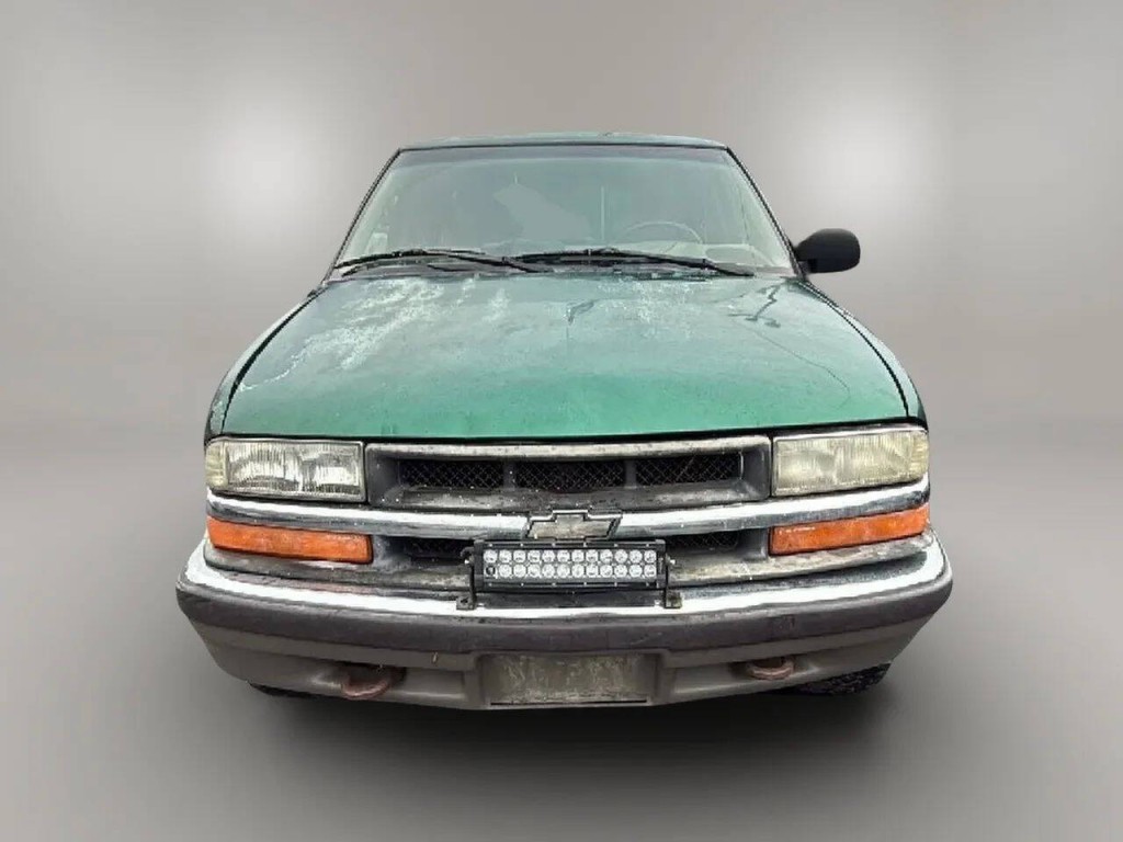2000 Chevrolet Blazer Image 8