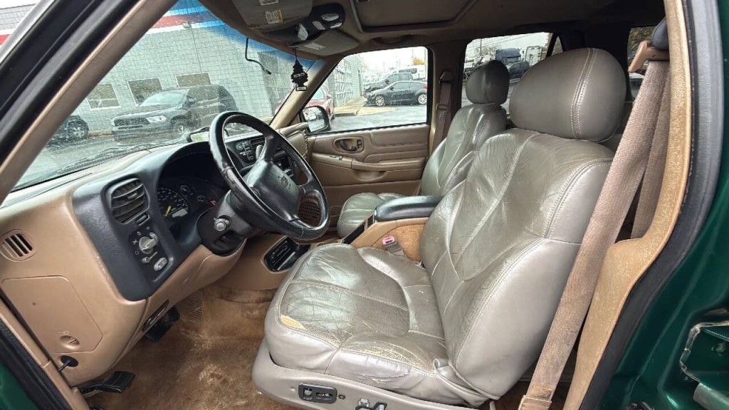 2000 Chevrolet Blazer Image 10