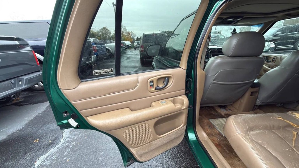 2000 Chevrolet Blazer Image 11