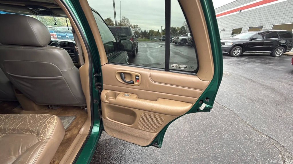 2000 Chevrolet Blazer Image 14