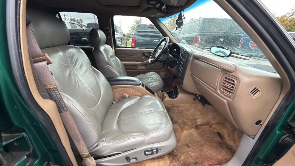 2000 Chevrolet Blazer Image 17