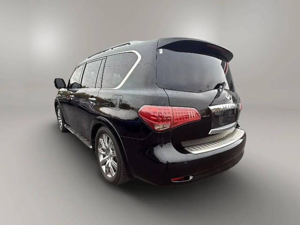 2012 INFINITI QX56 Image 3