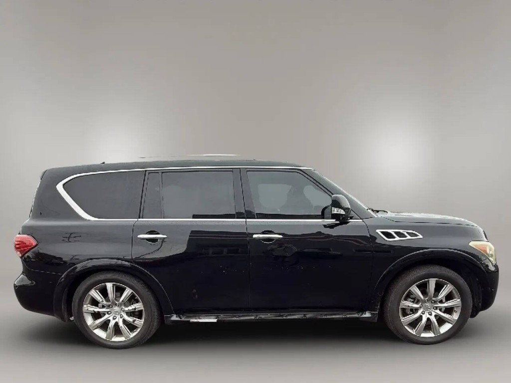 2012 INFINITI QX56 Image 6