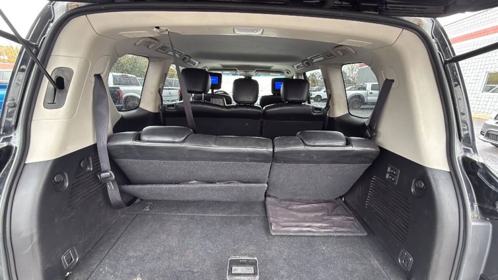 2012 INFINITI QX56 Image 14