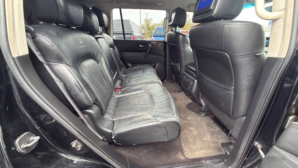 2012 INFINITI QX56 Image 16