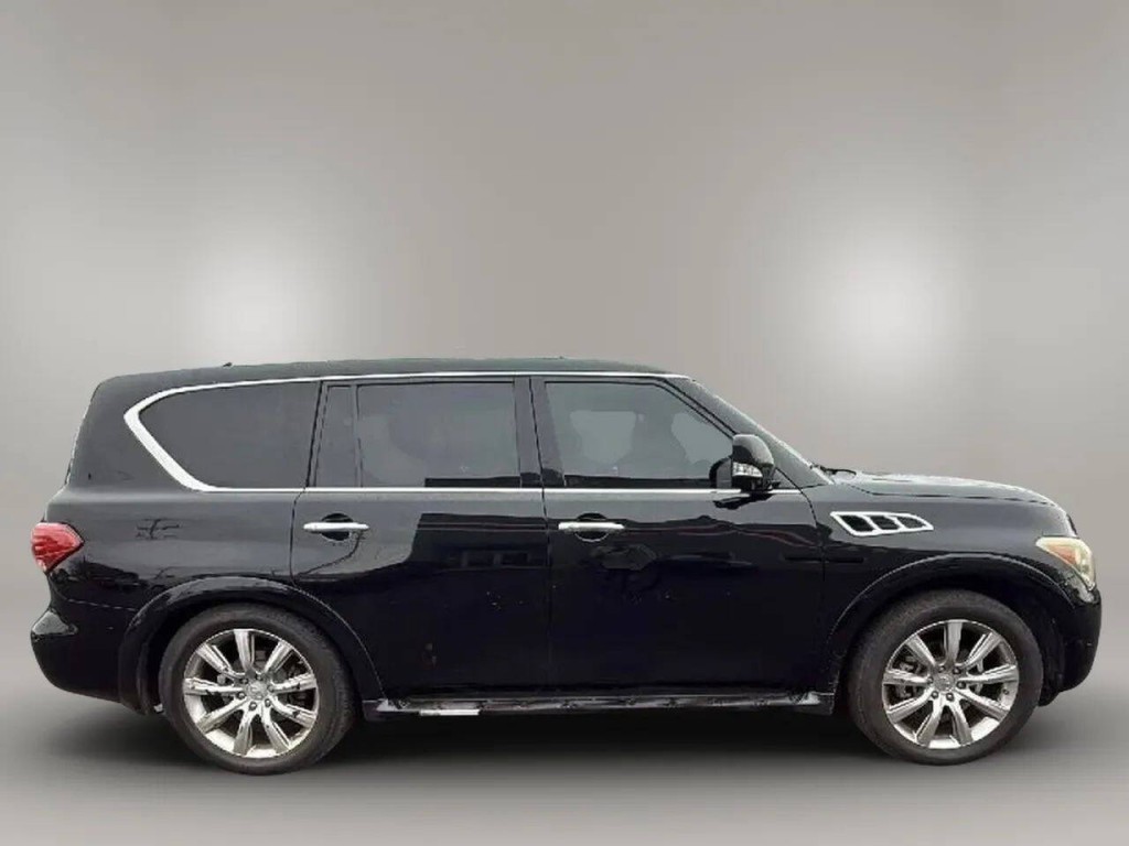 2012 INFINITI QX56 Image 6