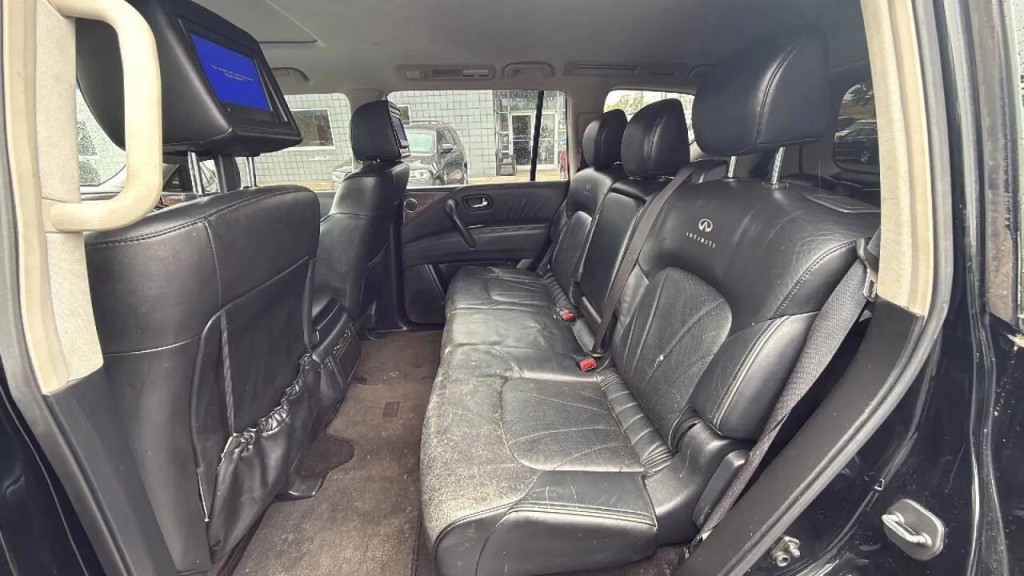 2012 INFINITI QX56 Image 12