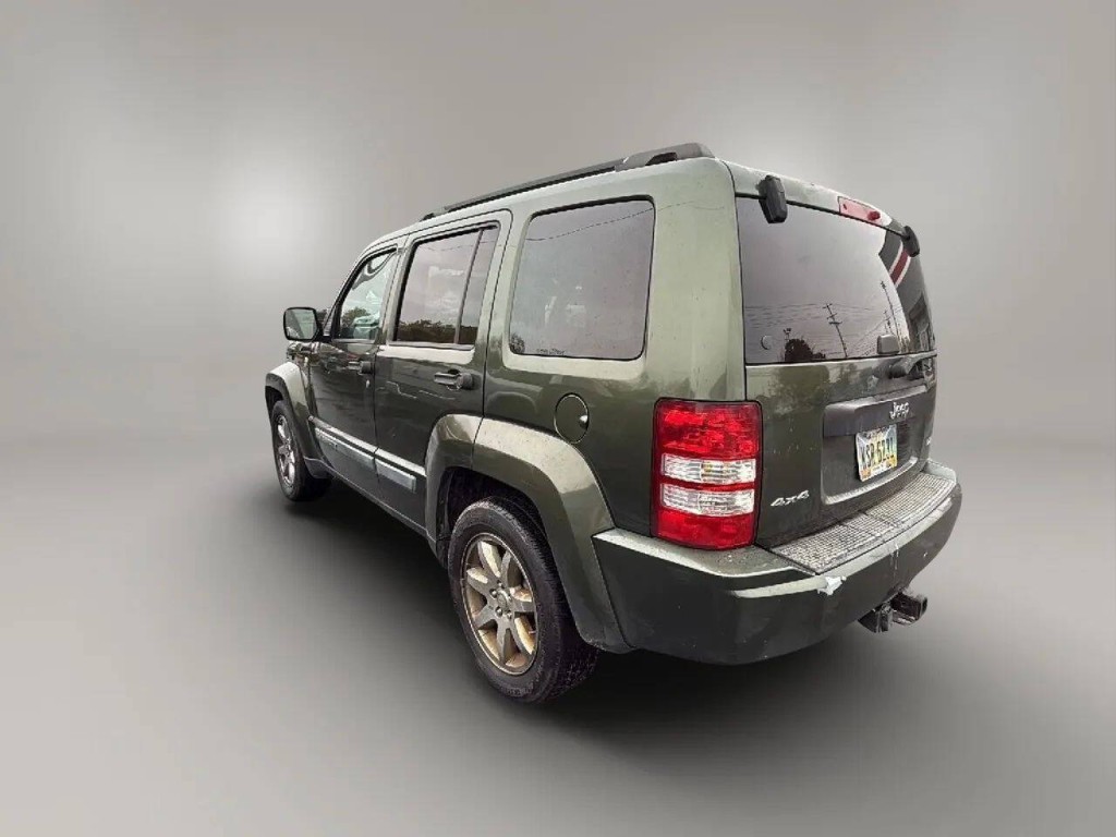 2008 Jeep Liberty Image 3