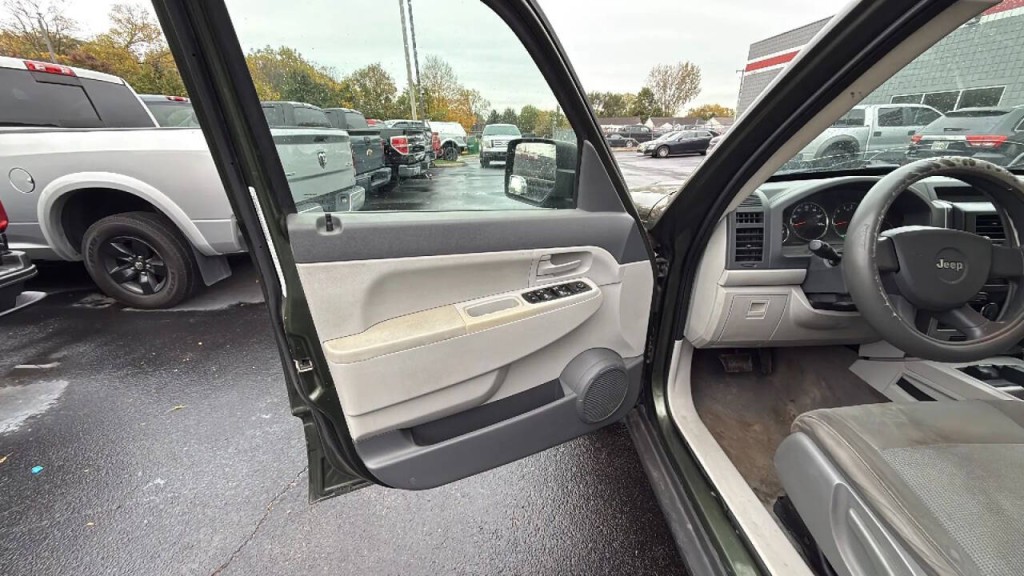 2008 Jeep Liberty Image 9