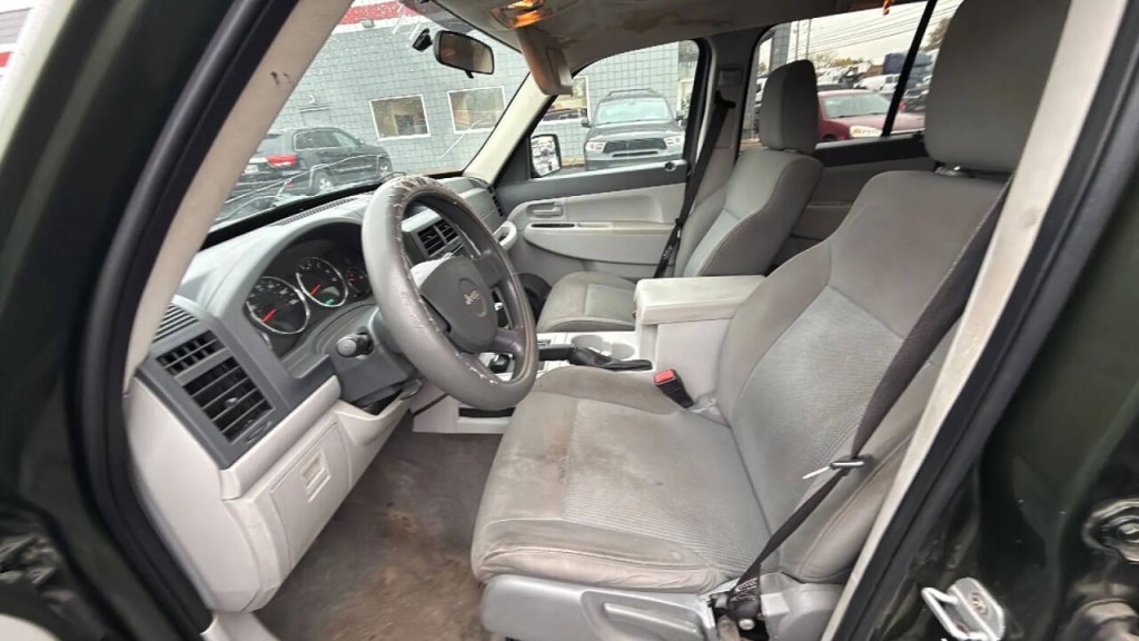 2008 Jeep Liberty Image 10