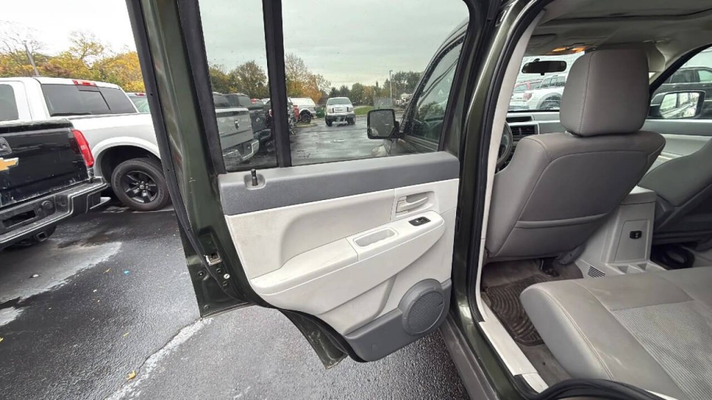 2008 Jeep Liberty Image 11