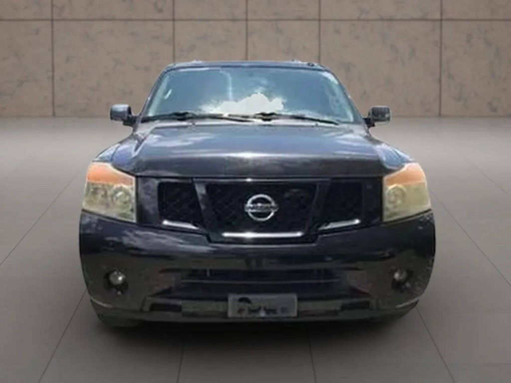 2010 Nissan Armada Image 2