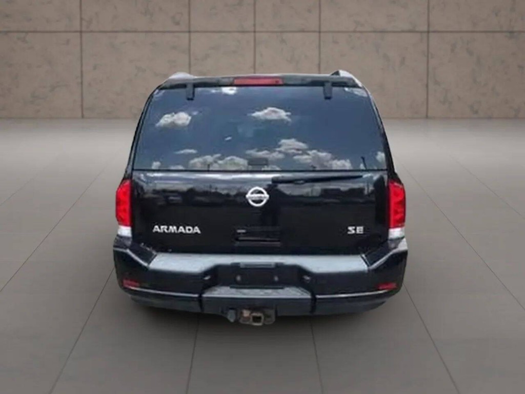 2010 Nissan Armada Image 11